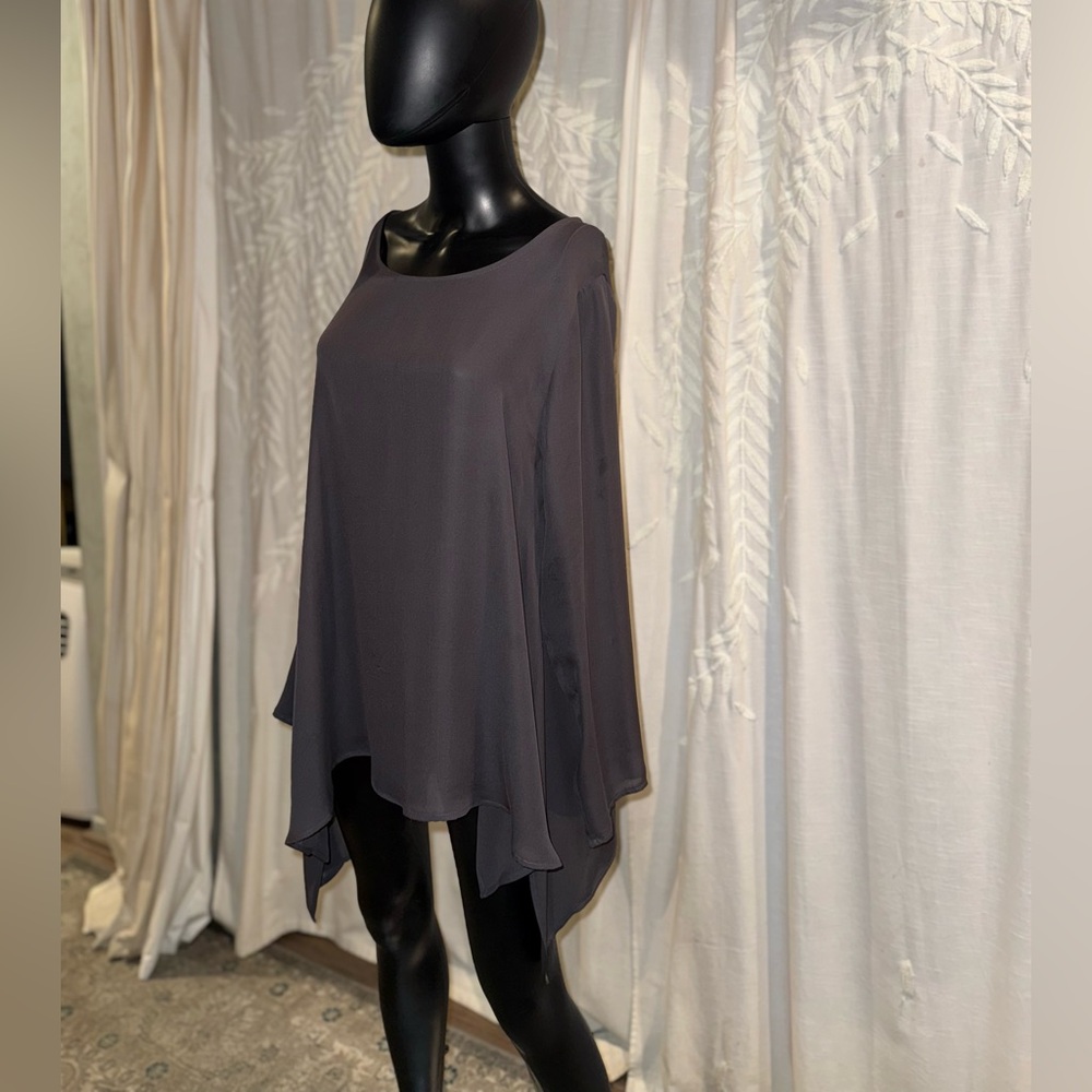 Blouse by Harari, in Dark Grey, size L, made from 100% Silk, made in the USA.